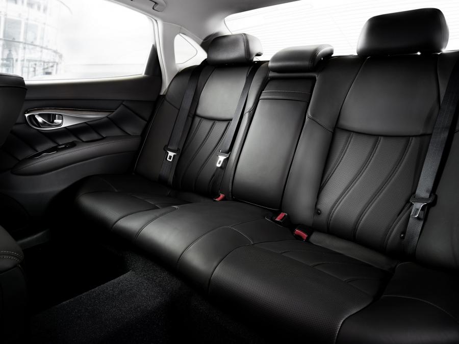  Infiniti Q70L 3.7 2015 года  (фото 6 из 15)